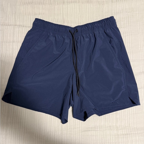 Nike Men's Primary Shorts - Men’s Size Medium - Picture 1 of 1